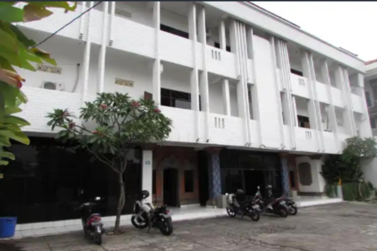 Oyo 90822 Hotel Taman Wisata Denpasa Buitenkant foto